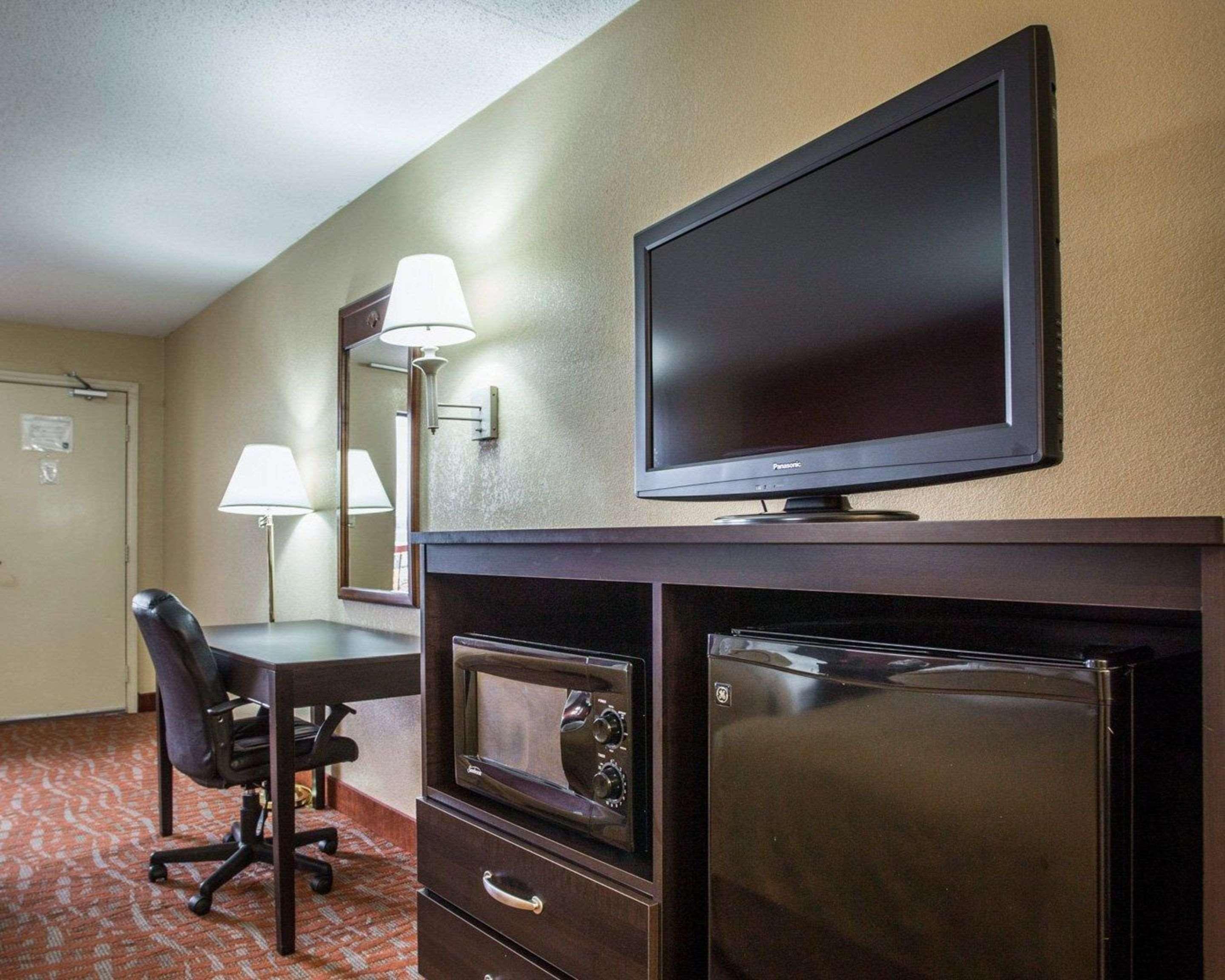 Quality Inn & Suites Monroe Exterior foto